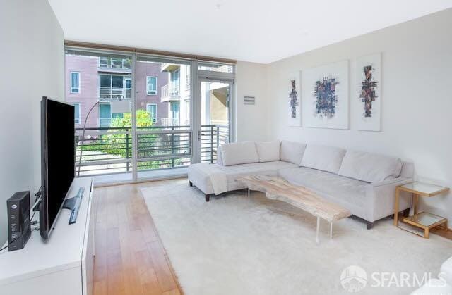 Building Photo - 325 Berry St