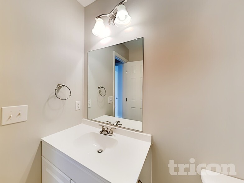 Building Photo - 1428 Smokey Mountain Dr