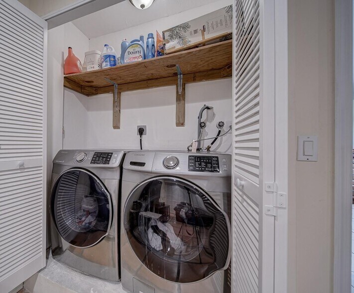 Building Photo - 18128 SW 151st Ave