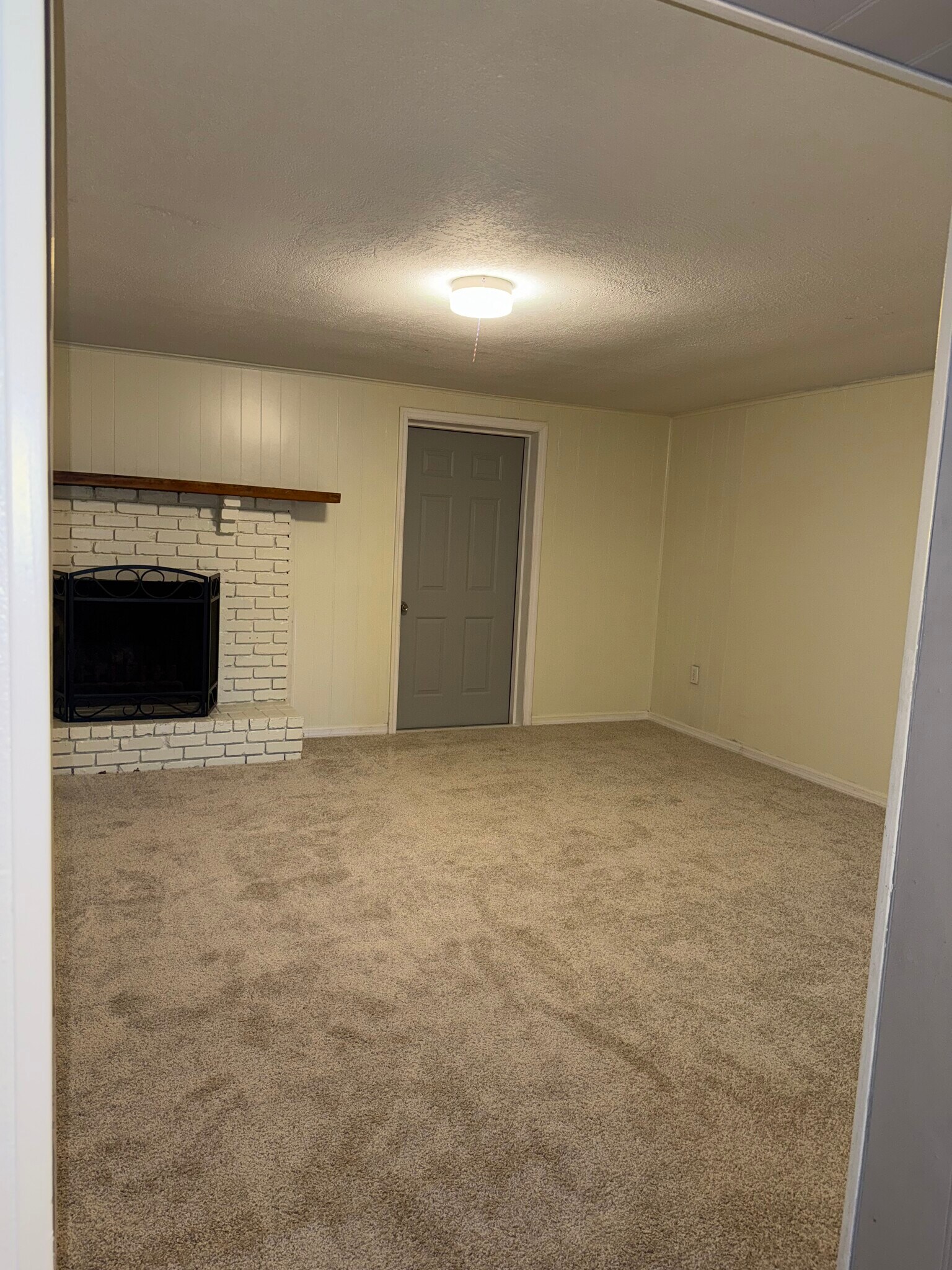 Building Photo - 6115 7th Ave
