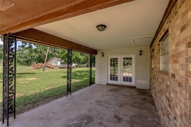 Building Photo - 137 E Austin Ave