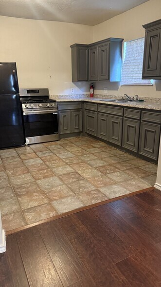Building Photo - 12215 Crosby Lynchburg Rd