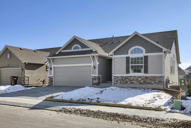 Building Photo - 15782 Lake Mist Dr