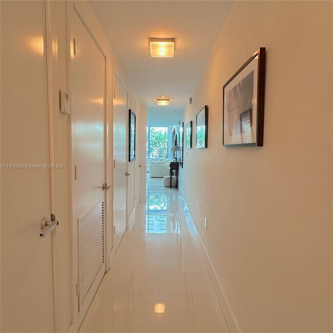 Building Photo - 6000 Collins Ave