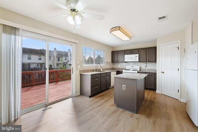 Building Photo - 8220 Ramseur Pl