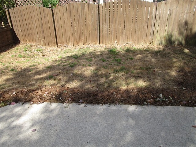 Building Photo - 113 Village Dr