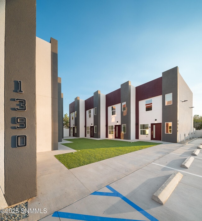 Building Photo - 1390 Monte Vista Ave