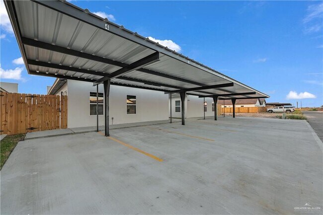 Building Photo - 11403 N 24th St