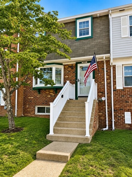 Building Photo - 1012 James Madison Cir