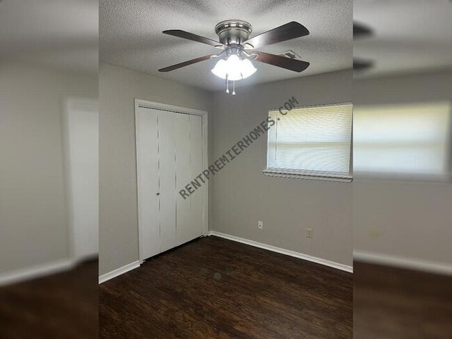 Building Photo - 2437 NW 112th St