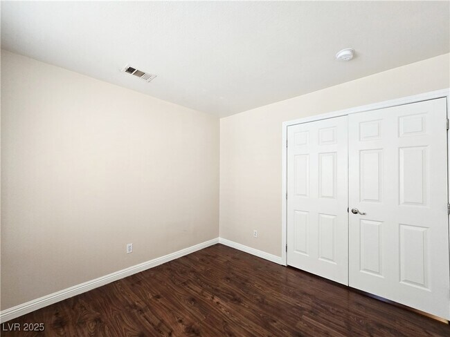 Building Photo - 1825 Lyell Canyon Ln