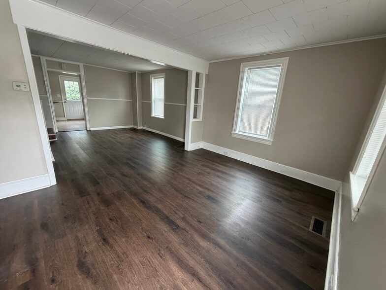 Building Photo - 749 Fritztown Rd