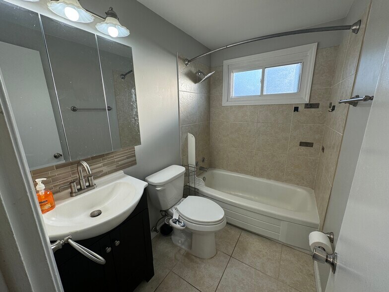 Building Photo - 72 Bannard Ave