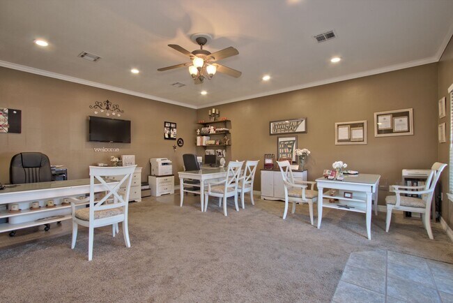 Building Photo - 2 Bed | 2 Bath 1,100 Sq. Ft. Two Car Garag...