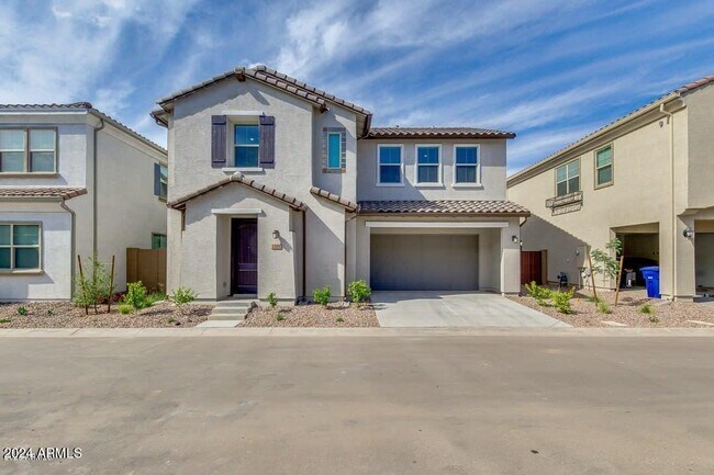 Primary Photo - 1168 E Sabino Dr