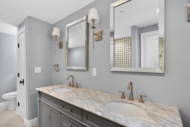 Building Photo - 17 Allston St