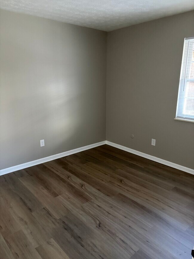 Building Photo - Green Acres - 4943-4959