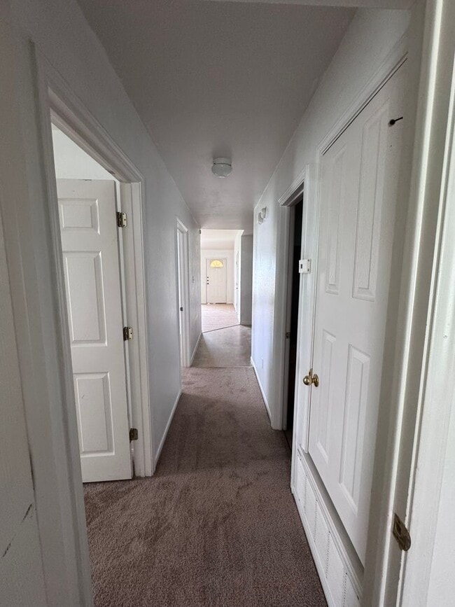 Building Photo - 1430 Shoshoni Trail