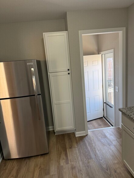 Building Photo - 1907 N Madison Ave