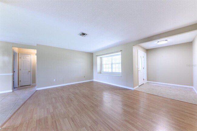 Building Photo - 2498 Abscott St