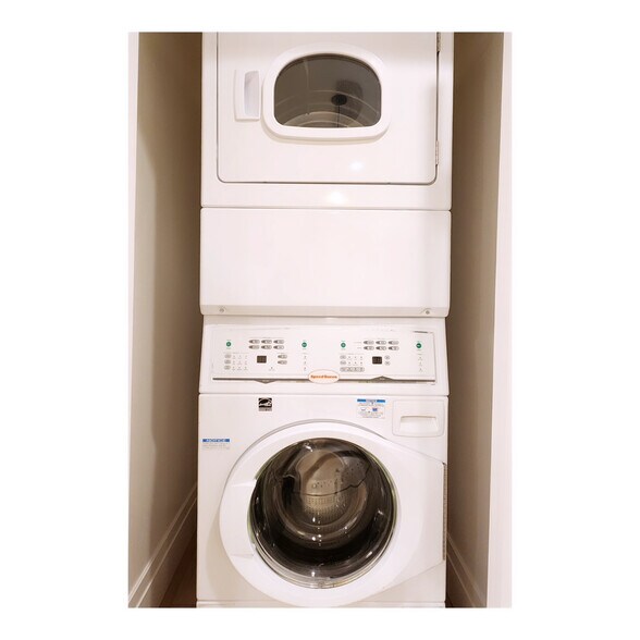 Building Photo - 107 S Moonlit Rd