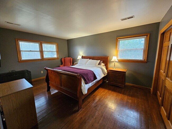 Building Photo - Christiansburg, 3 BR / 2.5 BA, Available A...