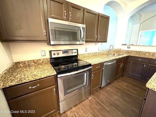 Building Photo - 1600 Tailfeather Ct