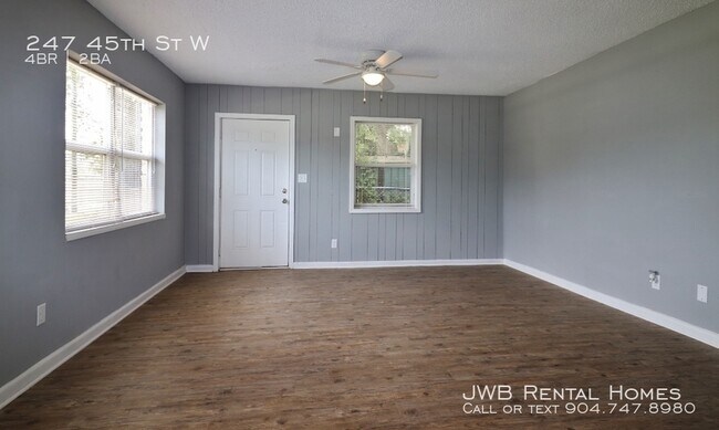 Building Photo - 247 W 45th St