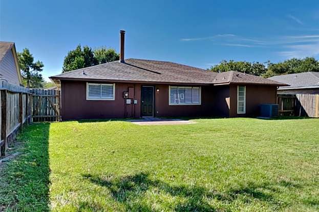 Building Photo - 16515 Cairngorm Dr
