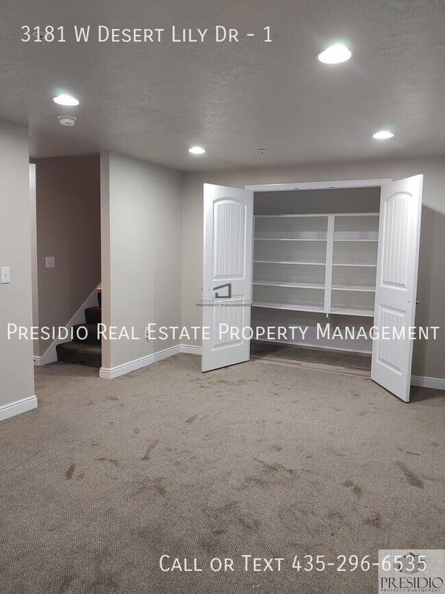 Building Photo - 3181 W Desert Lily Dr
