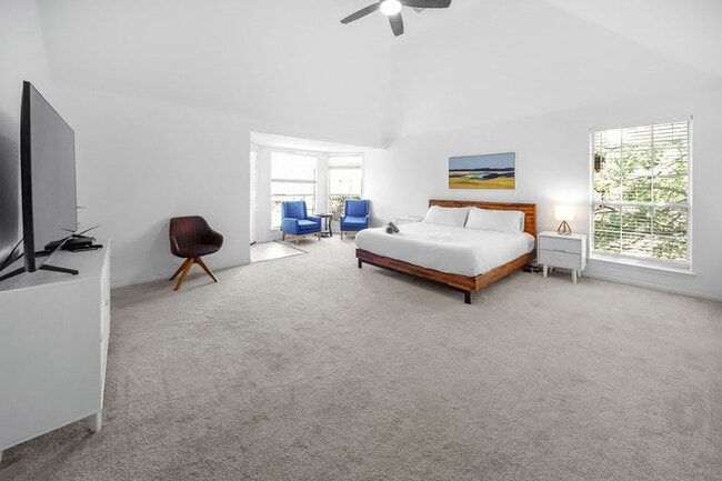 Building Photo - 5205 Panama Dr