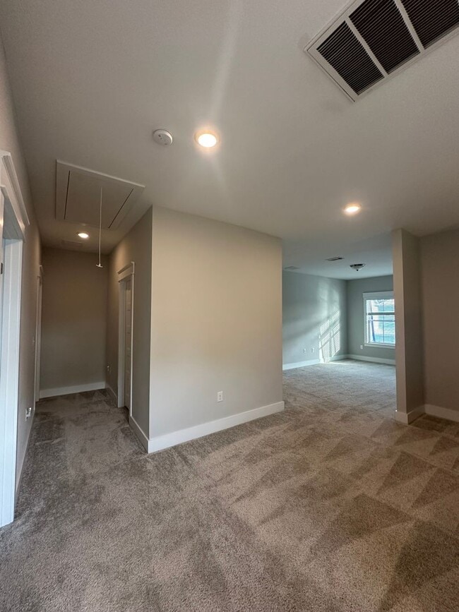 Building Photo - Gorgeous newer 2-Story, 4 bedroom Home in South Walton County