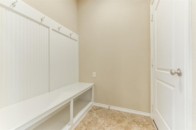 Building Photo - 248 Clementine Ct