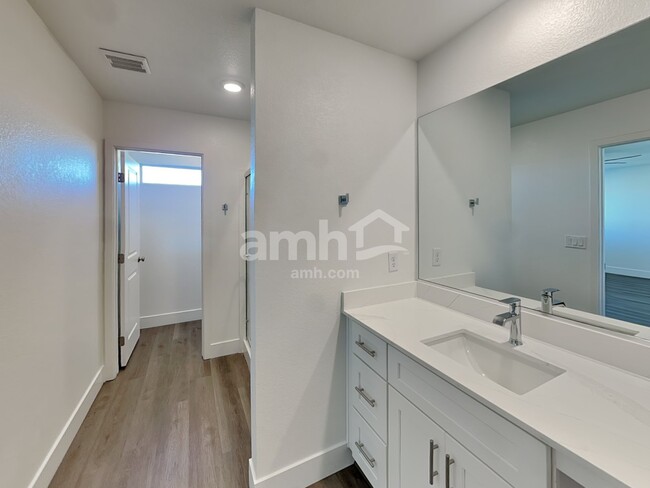 Building Photo - 262 Dahlia Rachel Pl