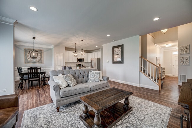 Building Photo - 12919 White Pine Way