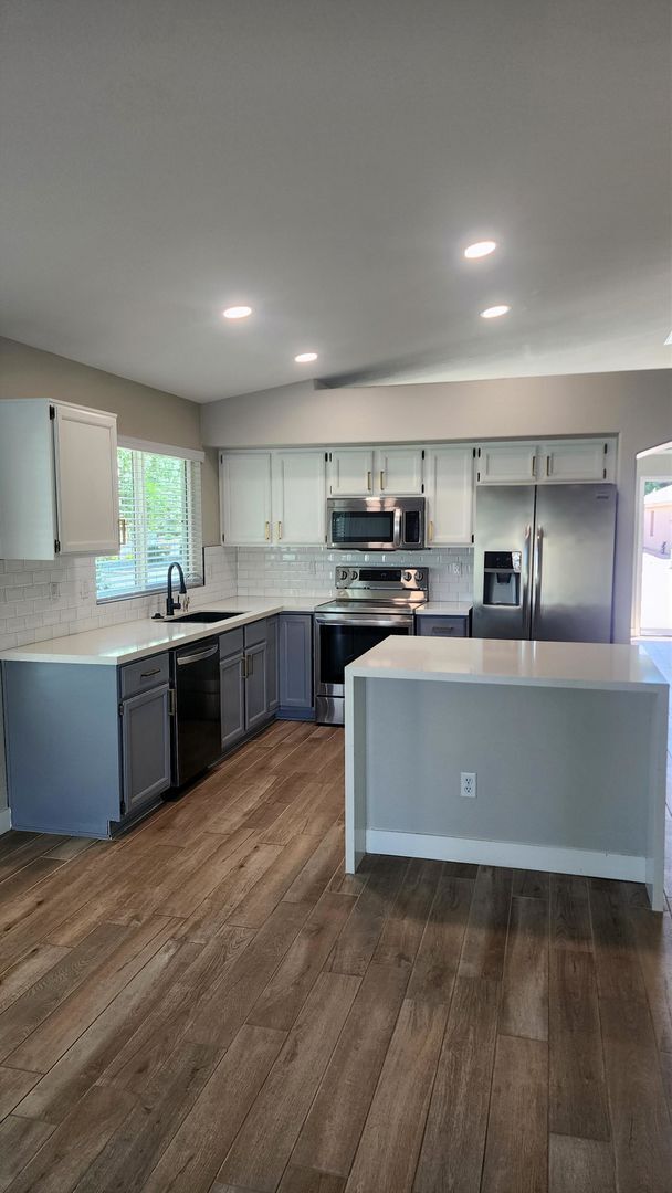 Building Photo - Waterfront living in Chandler!