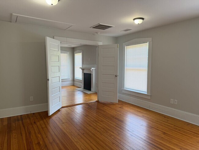 Building Photo - 1108 Boulevard