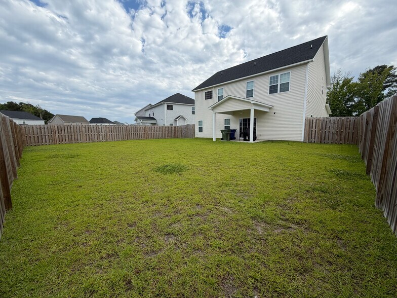 Building Photo - 421 Nantucket Trl