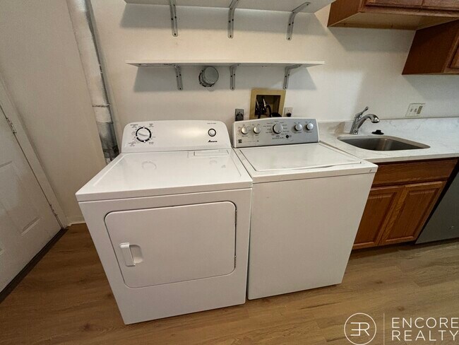 Building Photo - 675 Washington St