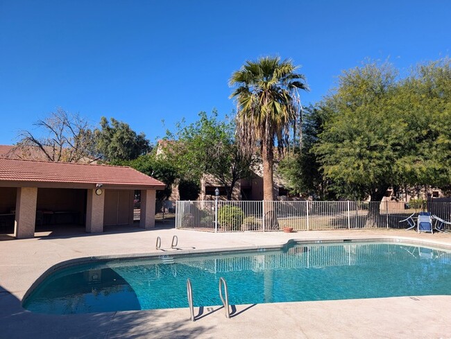 Building Photo - Mesa Condo near Dobson Ranch