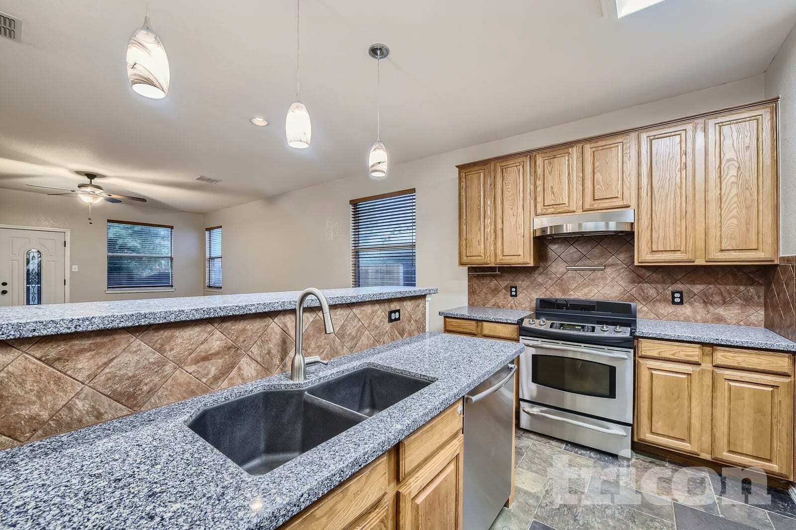 Building Photo - 1136 Roundhouse Dr