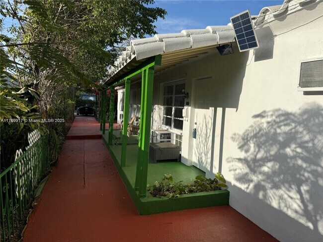 Building Photo - 2023 Taylor St