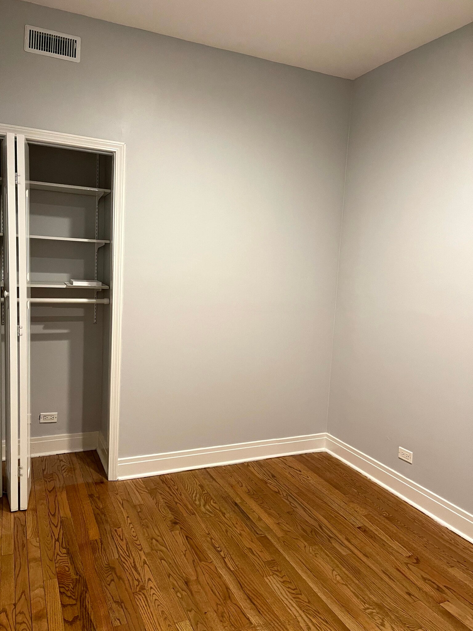 Bedroom 2 or office/smaller closet - 2216 W Belmont Ave