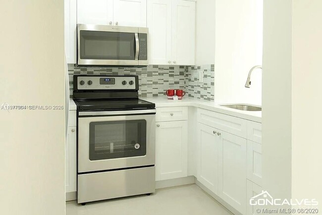 Building Photo - 546 SW 1st St