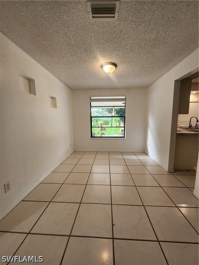 Building Photo - 4619 Chippendale Dr