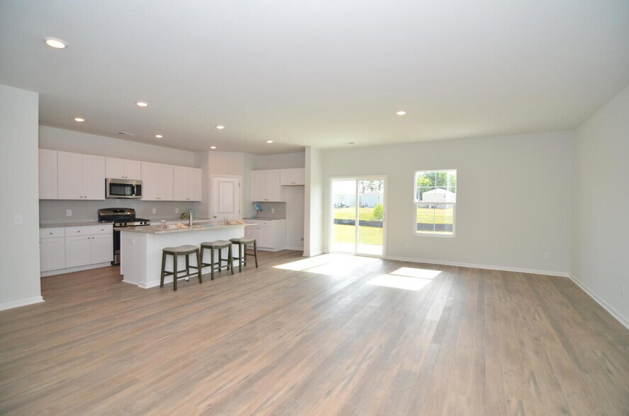 another view of the living space from dining area - 333 Matuskovic Dr