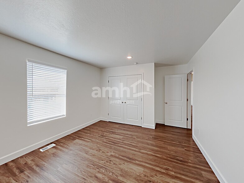 Building Photo - 1318 E White St