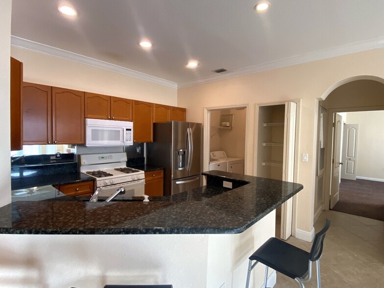 Building Photo - 2709 Via Cipriani #531A