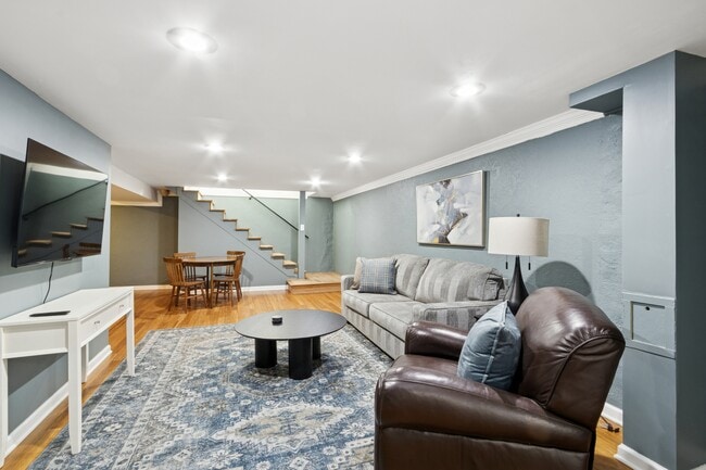 Building Photo - 10106 W 91st St