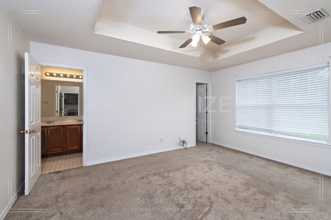 Building Photo - Stunning 4 Bed 2 Bath Home in West Mobile!